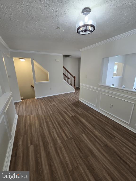 Building Photo - 6328 S Lake Ct
