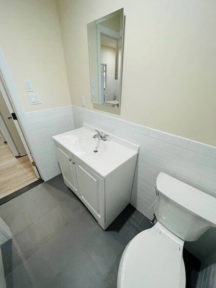 Building Photo - 0 Grove St