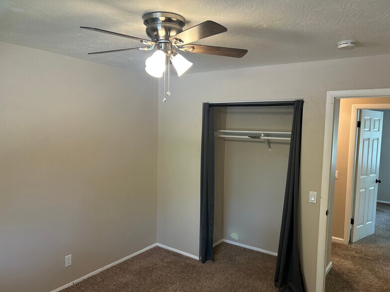 Building Photo - 368 Weaver Ln