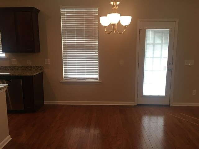 Building Photo - 19 Winslow Cir