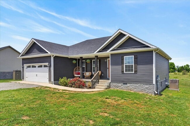 Building Photo - 3 Bedroom 2 Bathroom Home For Rent in Elkton KY!