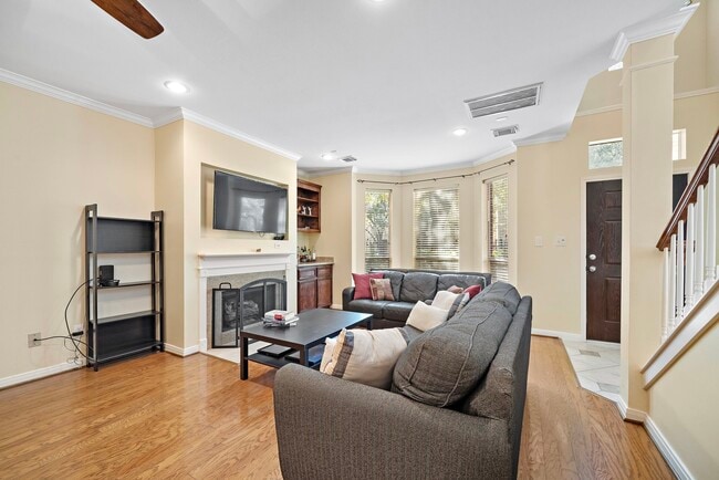 Building Photo - 90 McGowen St