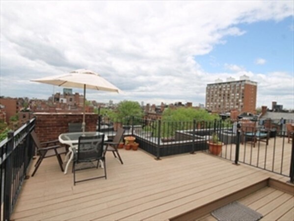 Building Photo - 238 Marlborough St