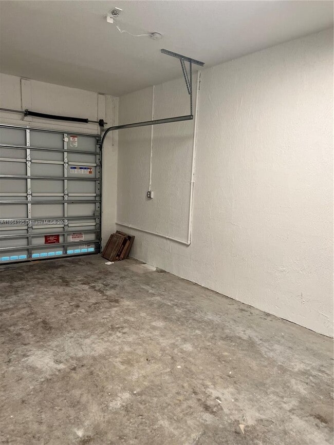 Building Photo - 4619 NW 118th Ave