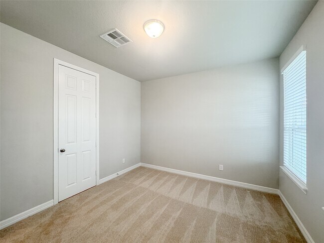 Building Photo - 9503 Towne Lake Pkwy