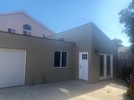 Building Photo - 2916 E 10th St