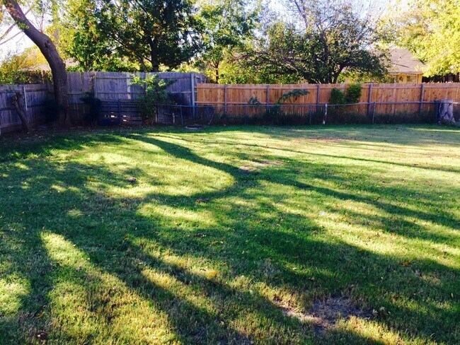 Building Photo - Updated 3BD 1BA Home Located in the Village!!!