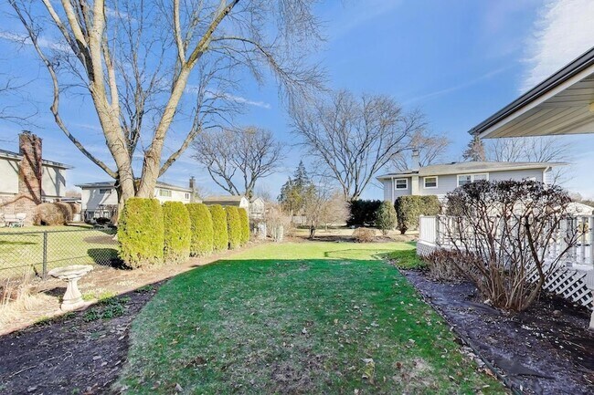 Building Photo - 2616 N Dryden Pl