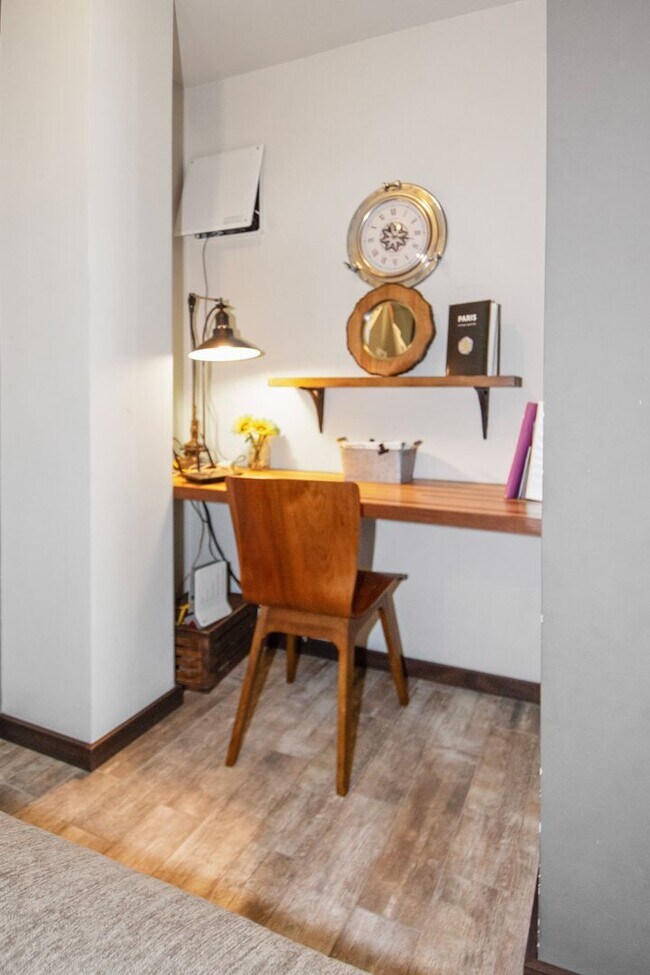 Building Photo - 1810 Avenida Del Mundo