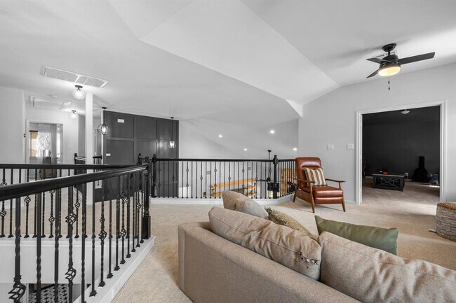 Building Photo - 208 Arrezo Ln