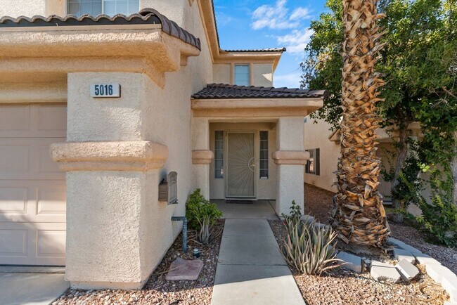 Building Photo - Beautiful 4 Bed 2.5 Bath Vaulted Ceilings,...
