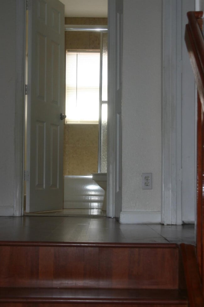 Building Photo - 7588 Parkside Ln