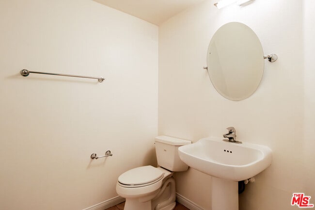 Building Photo - 2030 S Bentley Ave