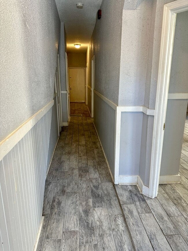 Building Photo - 1 BED | 1 BATH | PRIVATE BACK PATIO | WEST...