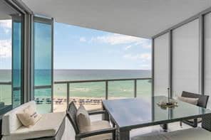Building Photo - Collins Avenue, Sunny Isles Beach, FL 33160 - 1 BR 1.5 BA condo