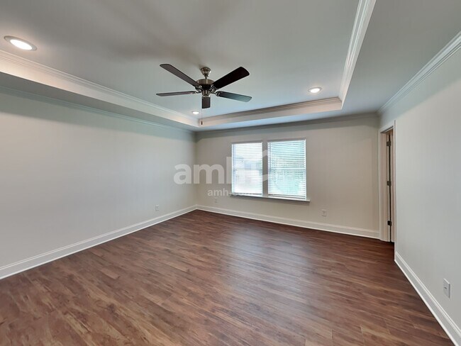 Building Photo - 3841 Chivalry Dr