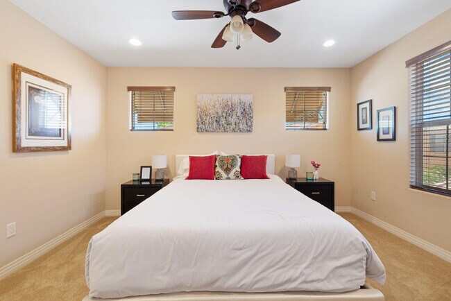 Building Photo - 52050 Rosewood Ln