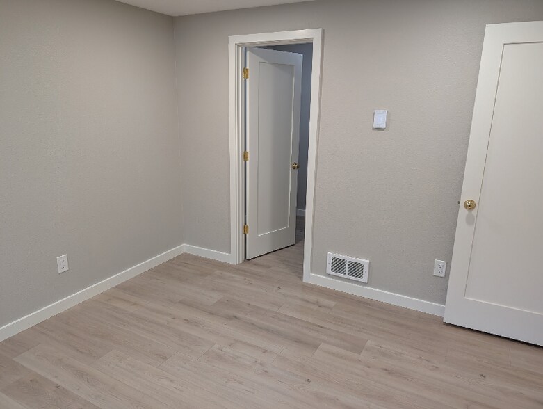 Building Photo - 12704 NE 144th St