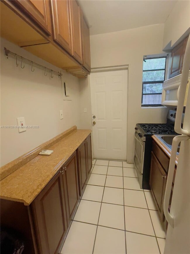 Building Photo - 807 86th St