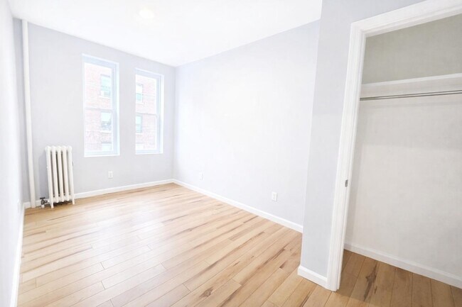 Building Photo - 5114 Hudson Ave