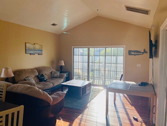 Building Photo - 3947 Gladiola Ct