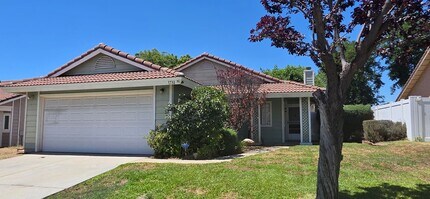 Building Photo - Two Bedroom, Two Bathroom Home in Beaumont!