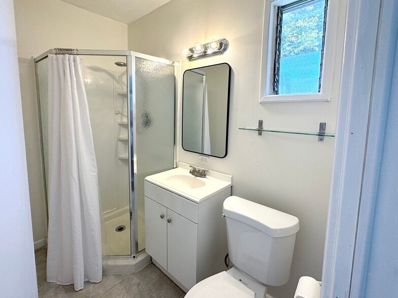 Building Photo - 2321 W Carson St