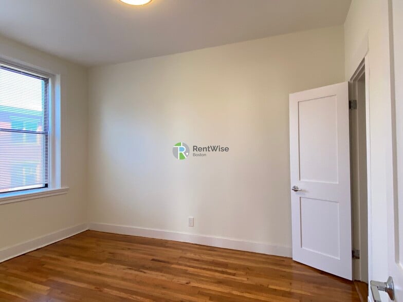 Building Photo - 1315 Commonwealth