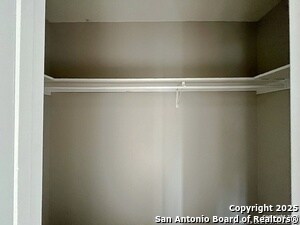 Building Photo - 2802 Lasses Blvd