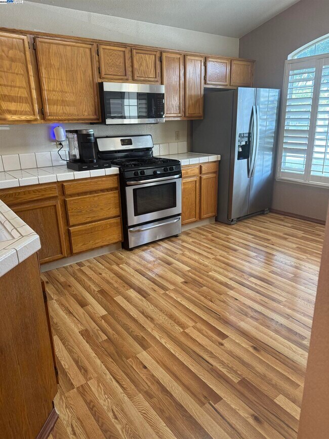 Building Photo - 5325 Avante Ln