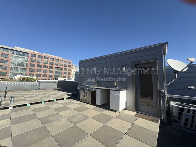 Building Photo - 3400 Larimer St