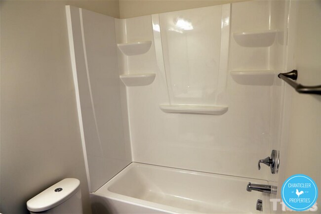 Building Photo - 315 King Closer Dr