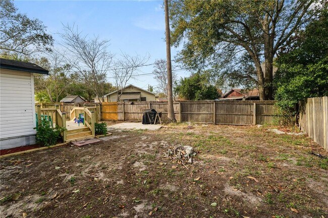 Building Photo - 1250 Mitchell St