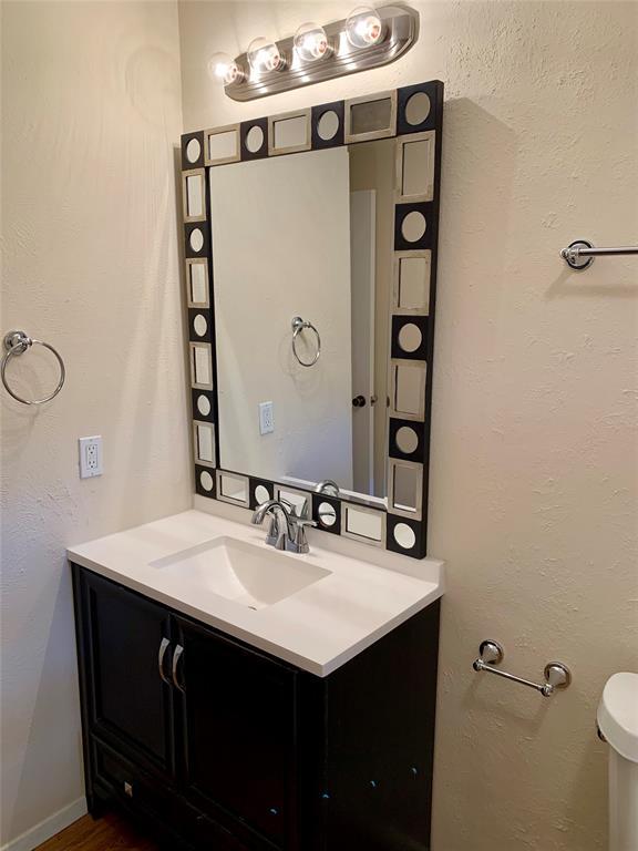 Building Photo - 22 N Wavy Oak Cir