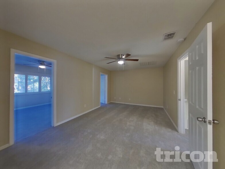 Building Photo - 842 Benchwood Ct