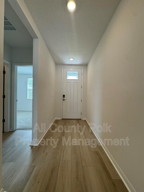 Building Photo - 2061 Rosewood Dr