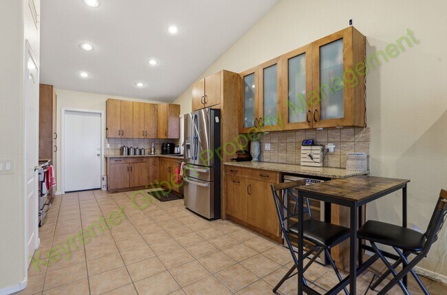 Building Photo - Resort-Style Living with Private Pool in Prime Chandler Location