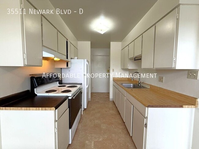 Building Photo - 35511 Newark Blvd