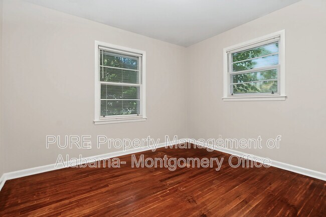 Building Photo - 4332 Sussex Dr