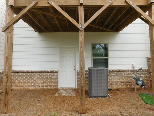 Building Photo - 1626 Halbrook Pl SW