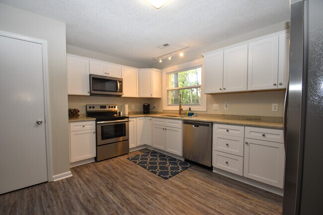 Building Photo - 4609 Trafalgar Rd