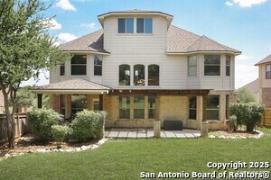 Building Photo - 611 Oxalis