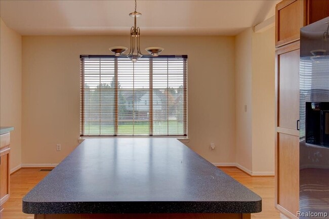 Building Photo - 45898 Grant Ct