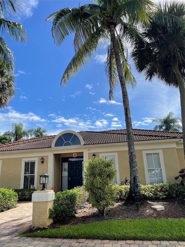 Building Photo - 799 Riverside Dr