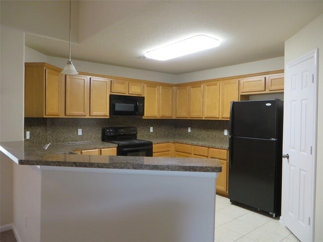 Building Photo - 1811 Arbor Glen