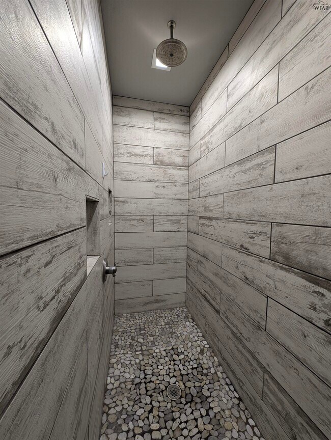 Building Photo - 2916 S Shepherds Glen