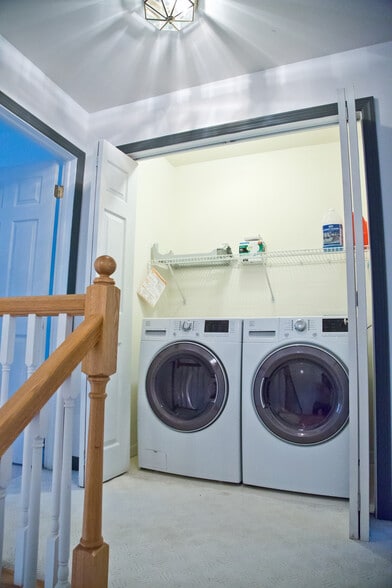 Building Photo - 1460 Blue Course Dr