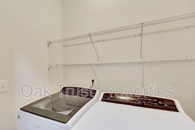 Building Photo - 3019 Candela Grove Dr