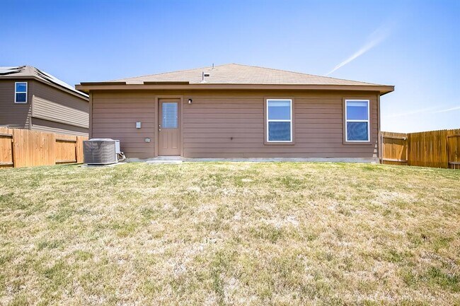 Building Photo - 18713 Quiet Range Dr