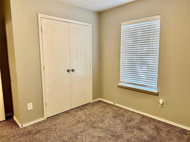 Building Photo - 29631 Evergreen Hills Dr